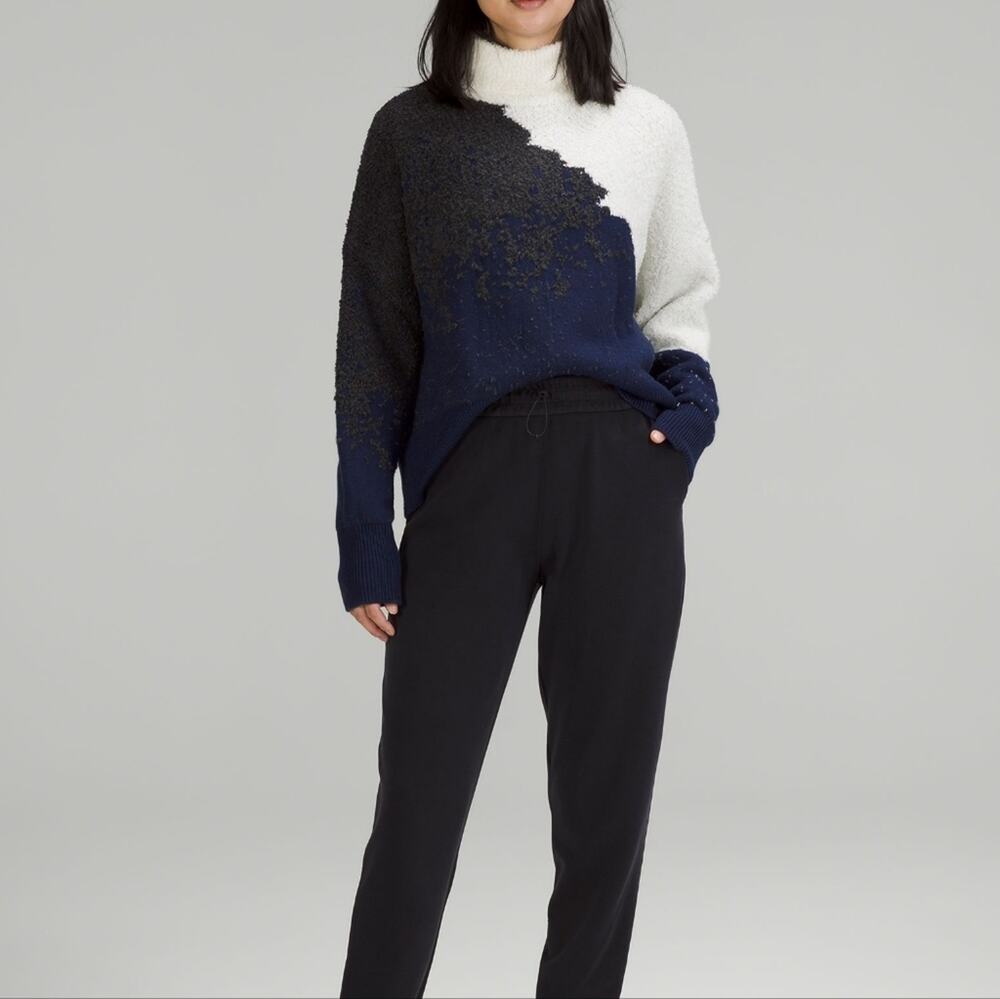 Lululemon Oversized Ombre knit textured blue turtleneck size 4